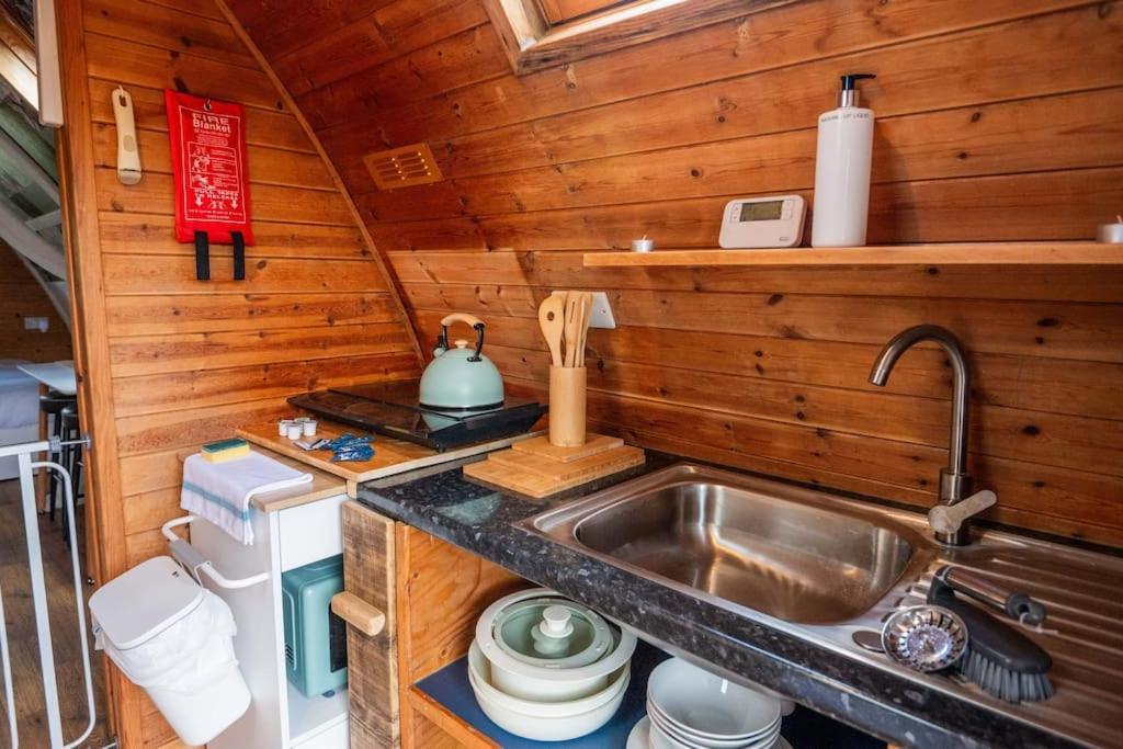 Robin Nest - Cosy Shepherd'S Hut Hideaway Callington Экстерьер фото