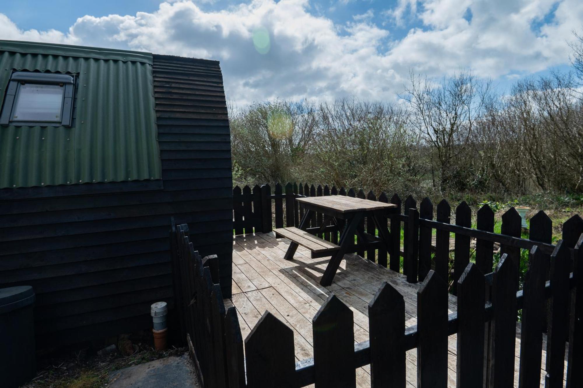 Robin Nest - Cosy Shepherd'S Hut Hideaway Callington Экстерьер фото